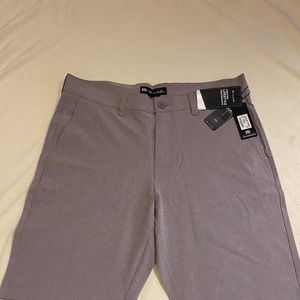 Travis Mathew Beck Golf Shorts Size 34